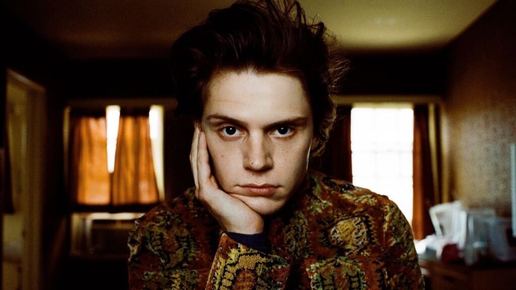 Evan peters height
