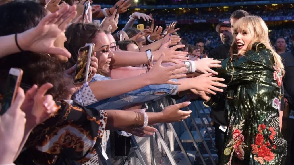 Taylor swift pregnant